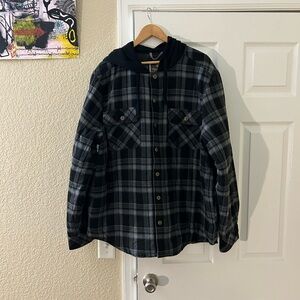 NEW WITH TAGS LEGENDARY OUTFITTERS HOODED FLANNEL